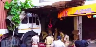 കരുനാഗപ്പള്ളിയിൽ കണ്ടൈനർ ലോറിയിടിച്ച് അപകടം; ഒരാൾ മരിച്ചു