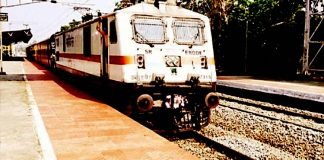 അമ്പലപ്പുഴ തീരദേശ പാതയിലെ ഇരുപാളങ്ങളിലും ട്രെയിൻ ഓടിത്തുടങ്ങി