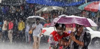 കേരളത്തിൽ ഒറ്റപ്പെട്ട ശക്തമായ മഴയ്ക്കും കാറ്റിനും സാധ്യത