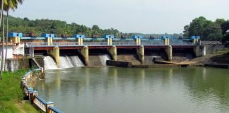 മഴയ്ക്ക് ശക്തിയേറുന്നു