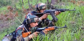 മൂന്ന് ഭീകരര് കൊല്ലപ്പെട്ടു ; കശ്മീരില് സൈന്യവുമായുള്ള ഏറ്റ്മുട്ടലിനിടെ കശ്മീരില് സൈന്യവുമായുള്ള ഏറ്റ്മുട്ടലിനിടെ മൂന്ന് ഭീകരര് കൊല്ലപ്പെട്ടു