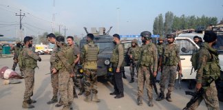 കശ്മീരില്‍ സൈന്യവും ഭീകരരും തമ്മില്‍ വീണ്ടും ഏറ്റുമുട്ടല്‍