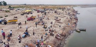 സംസ്​കരിച്ച 100ലധികം മൃതദേഹങ്ങൾ വീണ്ടും നദിയിലേയ്ക്ക്