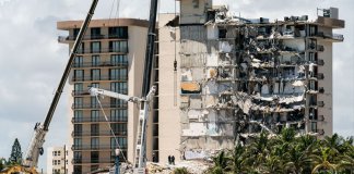 മിയാമിയിൽ 12 നിലകെട്ടിടം തകർന്നുണ്ടായ അപകടത്തില് ഇന്ത്യക്കാരും മിയാമിയിൽ 12 നിലകെട്ടിടം തകർന്നുണ്ടായ അപകടത്തില് ഇന്ത്യക്കാരും