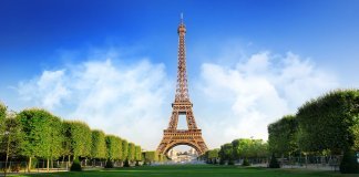 ഈഫല്‍ ടവര്‍ തുറന്നു