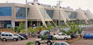 യാത്രക്കാരനെ തട്ടിക്കൊണ്ടുപോയി ലഗേജ് കവർന്നു