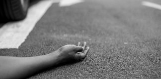 യാത്രക്കാർക്കിടയിലേക്ക് കാർ പാഞ്ഞു കയറി