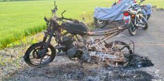 റോഡരികിൽ പാർക്ക്‌ ചെയ്‌തിരുന്ന വാഹനങ്ങൾ കത്തിച്ചു