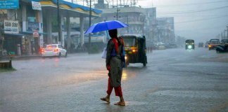 അതിശക്തമായ മഴയ്ക്കും കാറ്റിനും സാധ്യത ; ആലപ്പുഴ, കോട്ടയം, എറണാകുളം, തൃശ്ശൂര്‍ ജില്ലകളില്‍