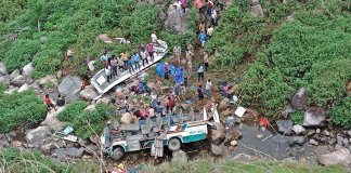 ബസ് തോട്ടിലേക്ക് മറിഞ്ഞ് 11 പേര് മരിച്ചു ; ഉത്തരാഖണ്ഡില് ബസ് തോട്ടിലേക്ക് മറിഞ്ഞ് 11 പേര് മരിച്ചു ; ഉത്തരാഖണ്ഡില്