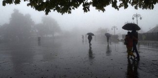 അതിശക്തമായ മഴ ; 13 ജില്ലകൽ ജാഗ്രതാ നിര്ദേശം അതിശക്തമായ മഴ ; 13 ജില്ലകൽ ജാഗ്രതാ നിര്ദേശം