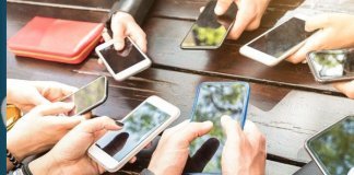 മൊബൈൽ ഫോൺ അടിമകൾ