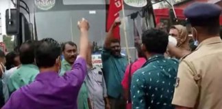 സ്വിഫ്റ്റിന് കീഴിൽ ബസ് സർവീസ്; സിറ്റി സർക്കുലർ ഇലക്ട്രിക് ബസ് തടഞ്ഞ് സി.ഐ.ടി.യു സിറ്റി സർക്കുലർ ഇലക്ട്രിക് ബസ് തടഞ്ഞ് സി.ഐ.ടി.യു