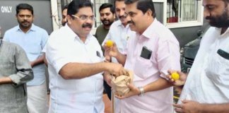 തെരുവുനായ്ക്കളെ കൊന്ന് പ്രകടനം