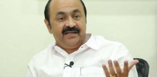 പ്രത്യേക സമ്മേളനം വിളിക്കണം