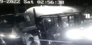 പാലിയേക്കര ടോൾ പ്ലാസയിൽ സംഘർഷം; ഫാസ് ടാഗ് കാർഡിലെ മിച്ച തുക സംബന്ധിച്ചു പാലിയേക്കര ടോൾ പ്ലാസയിൽ സംഘർഷം